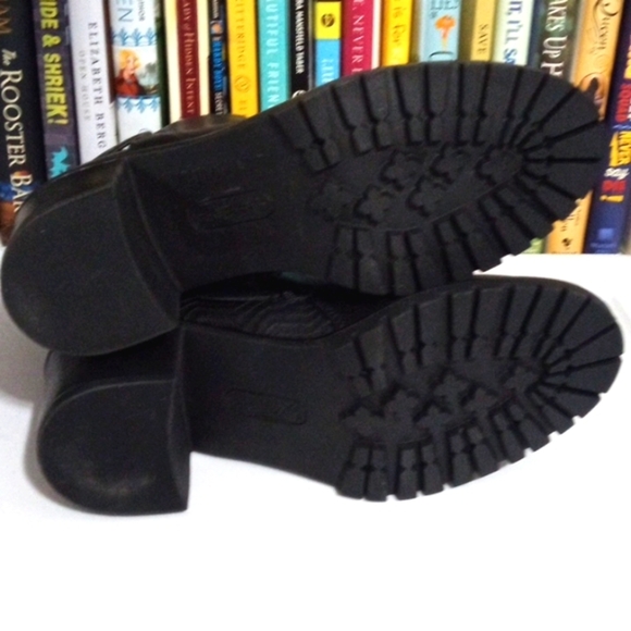 BARETRAPS HENSLEY BLACK BLOCK HEEL ANKLE BOOTS SIZE 6.5 NWT - Picture 9 of 11